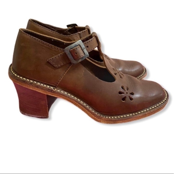 Y2K Vintage leather T strap chunky shoes with cutouts, late 90s - Picture 3 of 10